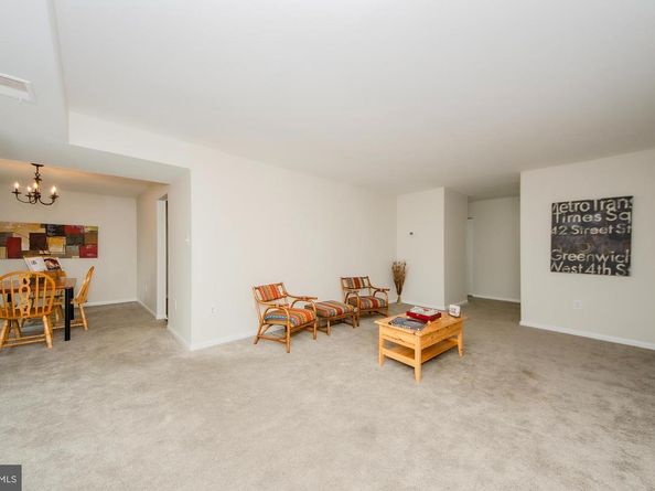 9737 Kings Crown Court 202, Fairfax VA 22031