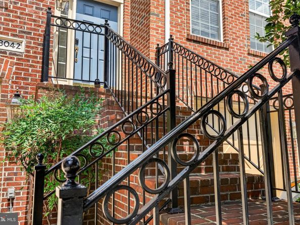 13042 Greg Roy Lane, Herndon VA 20171