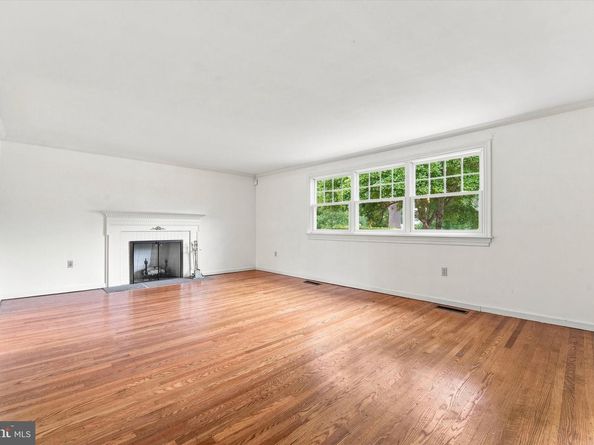 337 Kenilworth Lane, Lower Gwynedd PA 19002