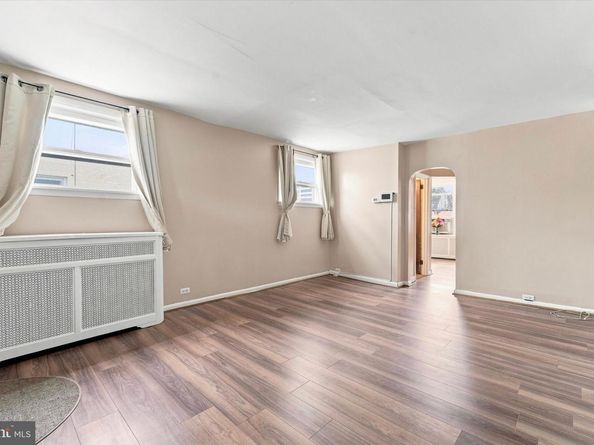 7 Oakley Road, Upper Darby PA 19082