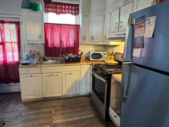 558 Geneva Avenue, Philadelphia PA 19120