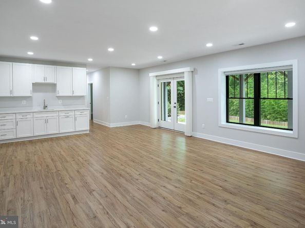 116 Fardale Street SE, Vienna VA 22180