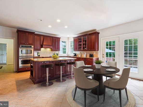 6975 Idylwood Road, Falls Church VA 22043