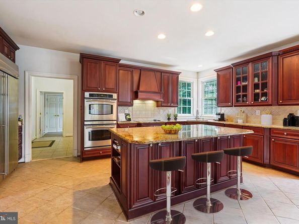 6975 Idylwood Road, Falls Church VA 22043