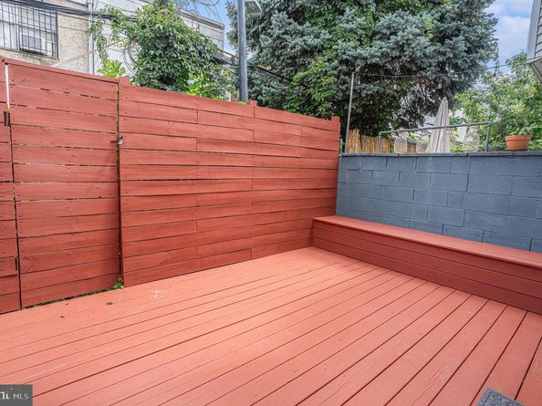 725 Hoffman Street, Philadelphia PA 19148