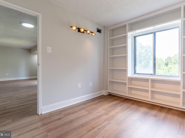 200 N Pickett Street N 311, Alexandria VA 22304