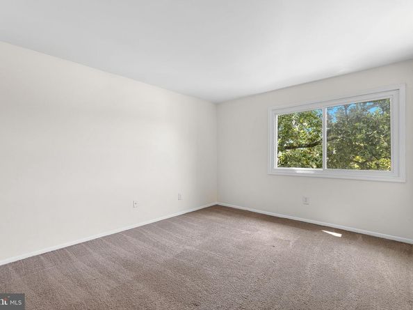 8001 Chanute Place 15, Falls Church VA 22042