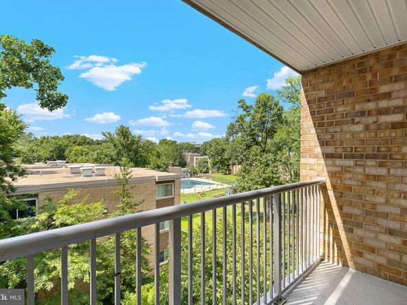 8001 Chanute Place 15, Falls Church VA 22042