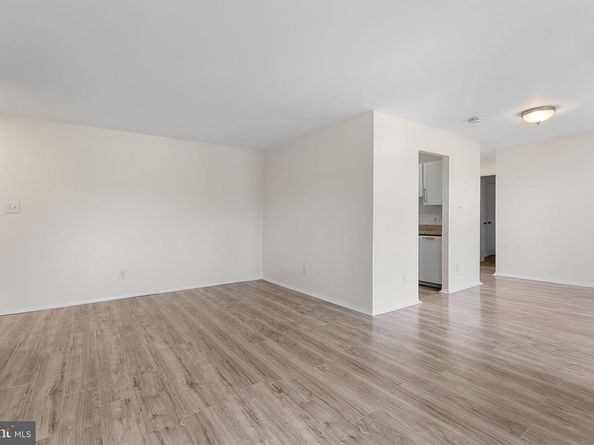 8001 Chanute Place 15, Falls Church VA 22042