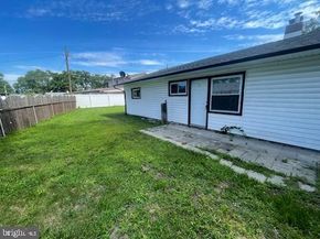 225 Oaktree Drive, Levittown PA 19055