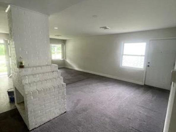 225 Oaktree Drive, Levittown PA 19055