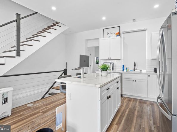 715 N 4TH Street, Philadelphia PA 19123