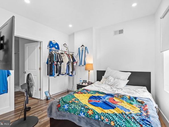 715 N 4TH Street, Philadelphia PA 19123