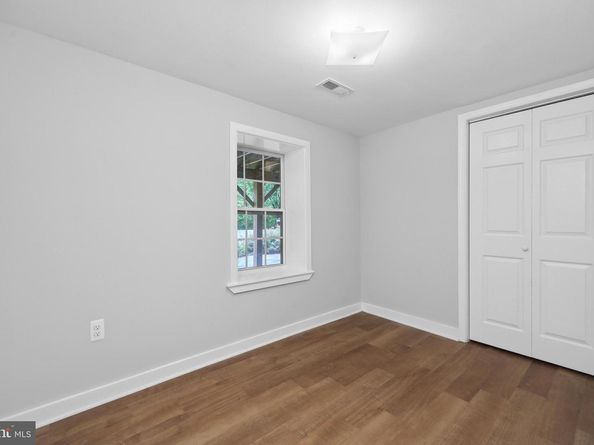 6057 Brook Drive, Falls Church VA 22044