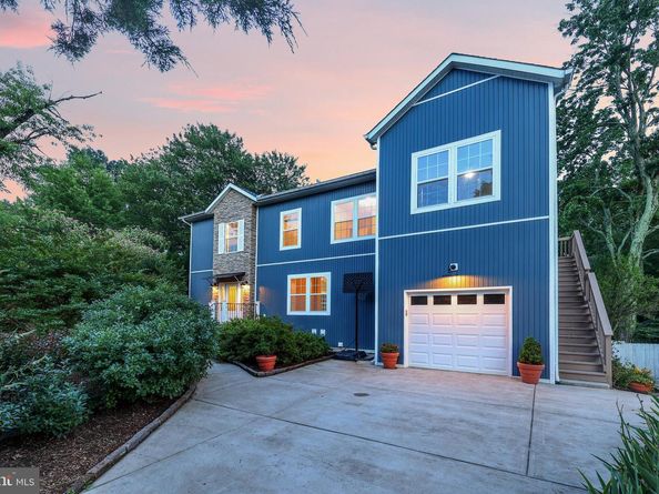 6057 Brook Drive, Falls Church VA 22044