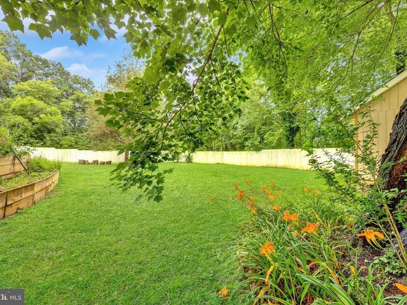 6057 Brook Drive, Falls Church VA 22044