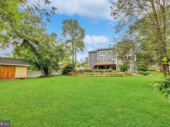 6057 Brook Drive, Falls Church VA 22044