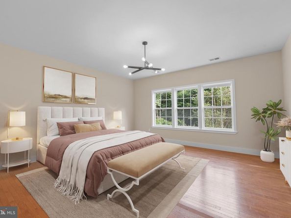 6057 Brook Drive, Falls Church VA 22044