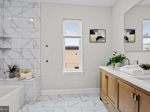 1638 S 2nd Street, Philadelphia PA 19148