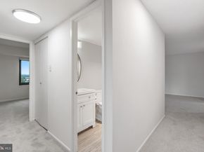 203 Yoakum Parkway 1725, Alexandria VA 22304