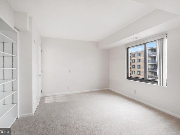 203 Yoakum Parkway 1725, Alexandria VA 22304