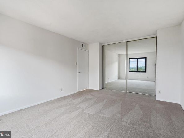 203 Yoakum Parkway 1725, Alexandria VA 22304