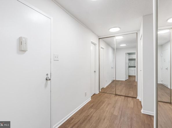 203 Yoakum Parkway 1725, Alexandria VA 22304