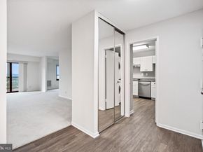 203 Yoakum Parkway 1725, Alexandria VA 22304