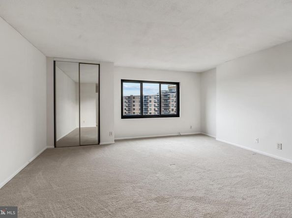 203 Yoakum Parkway 1725, Alexandria VA 22304