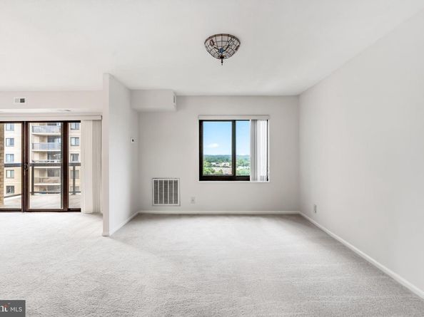 203 Yoakum Parkway 1725, Alexandria VA 22304