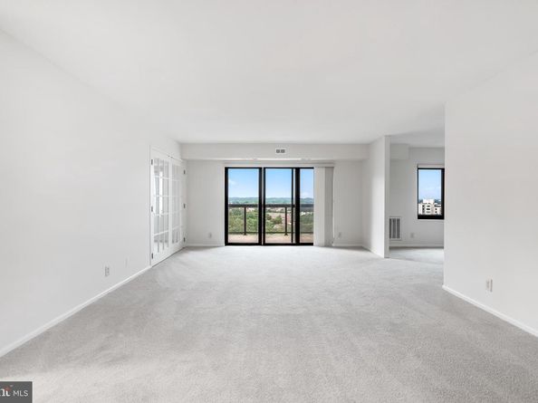 203 Yoakum Parkway 1725, Alexandria VA 22304