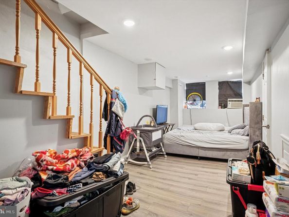 1211 E Cheltenham Avenue, Philadelphia PA 19124