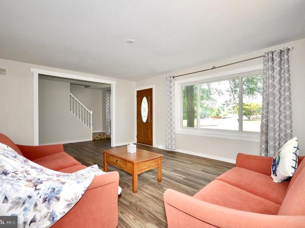 735 Claire Road, Warminster PA 18974
