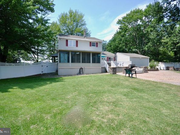 735 Claire Road, Warminster PA 18974