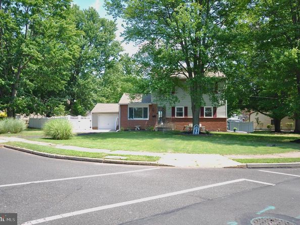 735 Claire Road, Warminster PA 18974