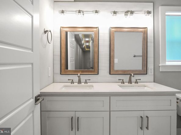725 Emily Street, Philadelphia PA 19148