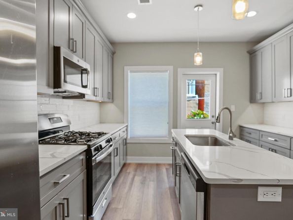 725 Emily Street, Philadelphia PA 19148