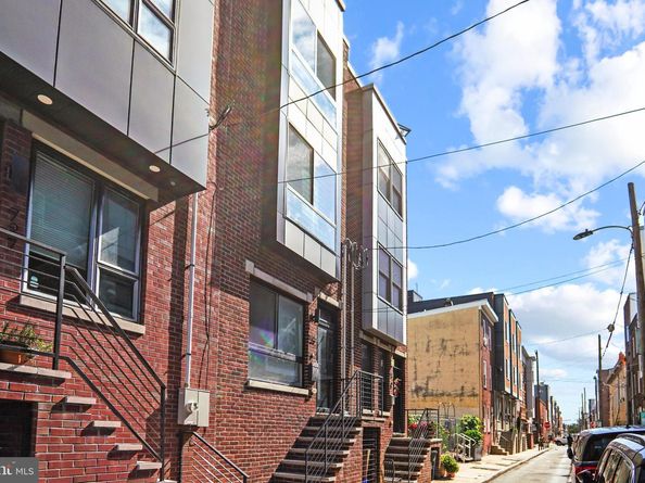725 Emily Street, Philadelphia PA 19148