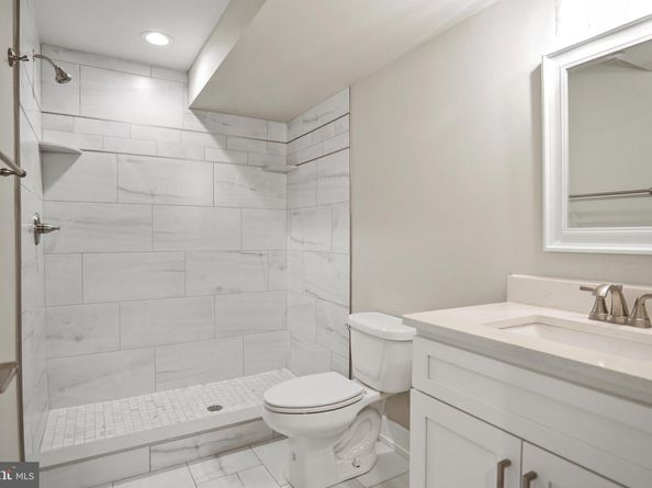 725 Emily Street, Philadelphia PA 19148