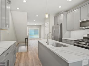 725 Emily Street, Philadelphia PA 19148