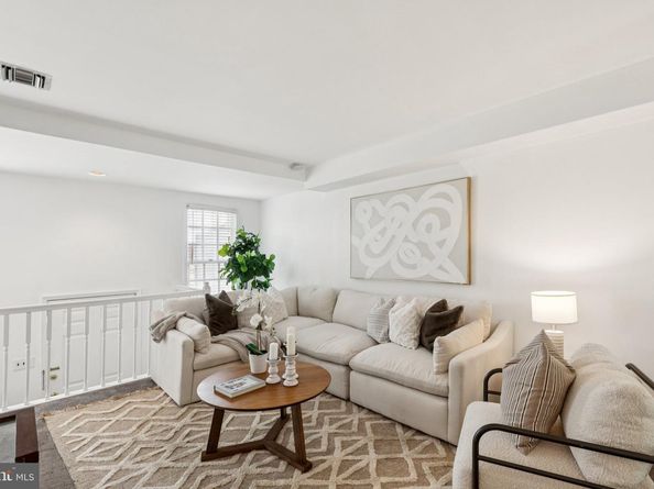 218 Rector Street, Philadelphia PA 19128