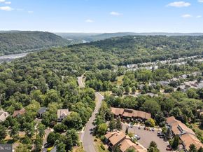 2 Runnemede, New Hope PA 18938