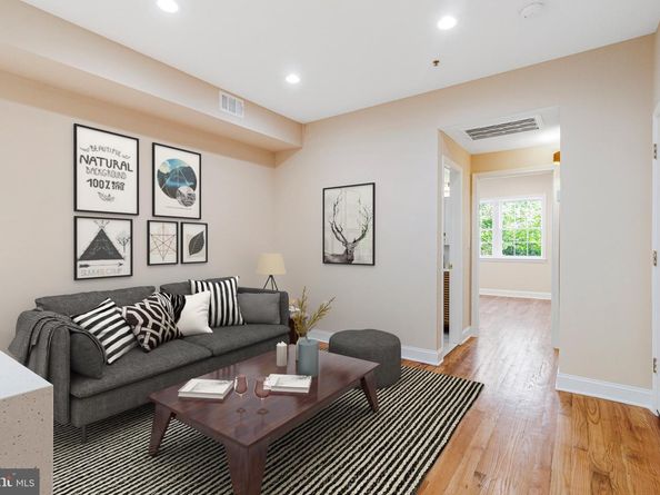 1609 17TH Street SE 202, Washington DC 20020