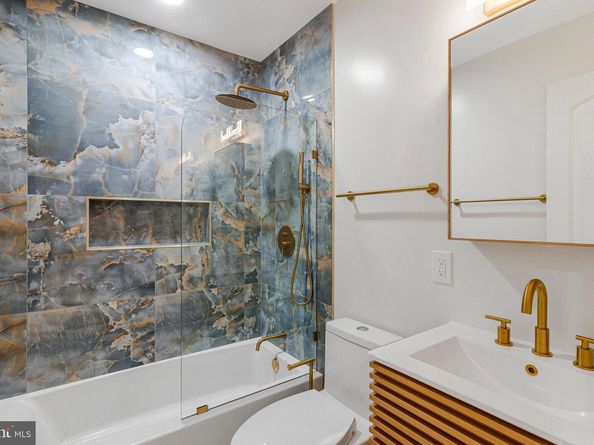 1609 17TH Street SE 202, Washington DC 20020