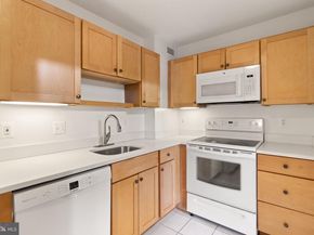200 N Pickett Street 215, Alexandria VA 22304