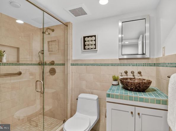 4924 Sentinel Drive 2406, Bethesda MD 20816