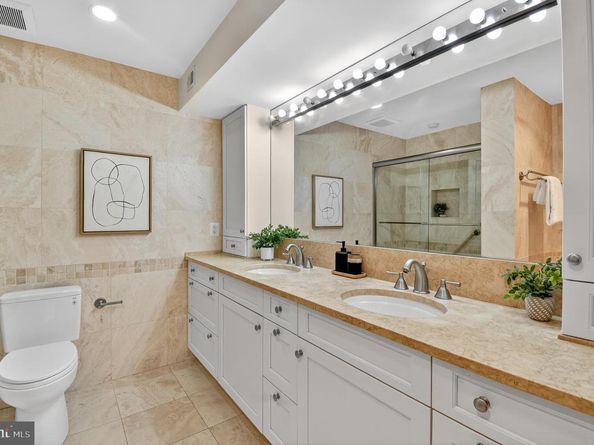 4924 Sentinel Drive 2406, Bethesda MD 20816