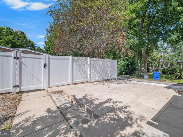7330 Sycamore Avenue, Elkins Park PA 19027