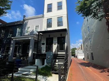 726 11TH Street NE