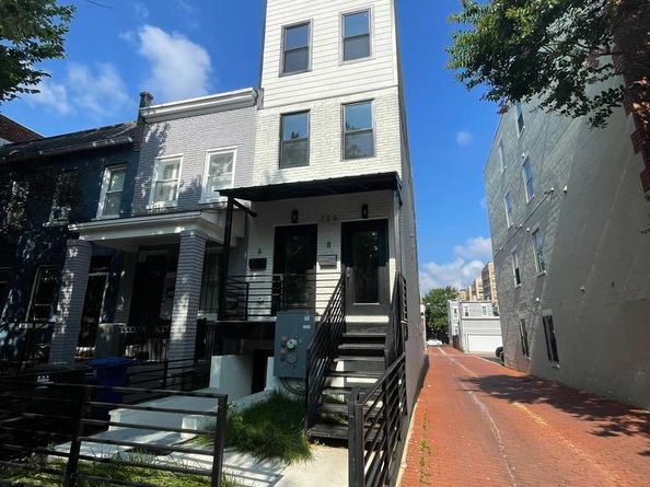 726 11TH Street NE, Washington DC 20002